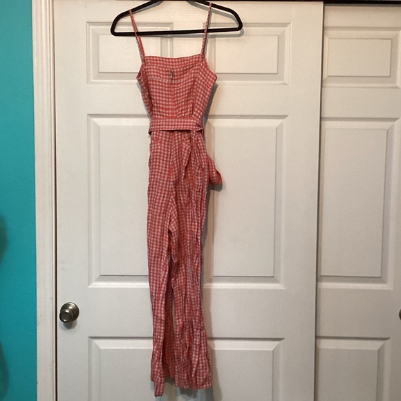 💥PRICE DROP💥 Tie Waist Gngham Linen Jumpsuit - Picture 7 of 7